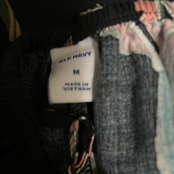 Old Navy Black Tropical Print Maxi Dress - Picture 7 of 8